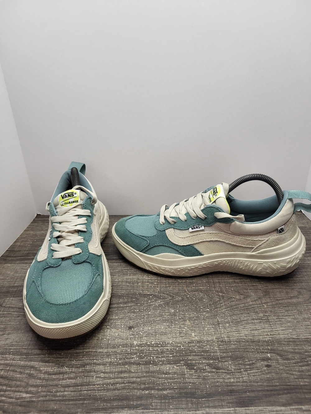 VANS UltraRange Neo VR3 Men's Size 8 Wms 9.5 Shoes Sneakers Tan Cream Green